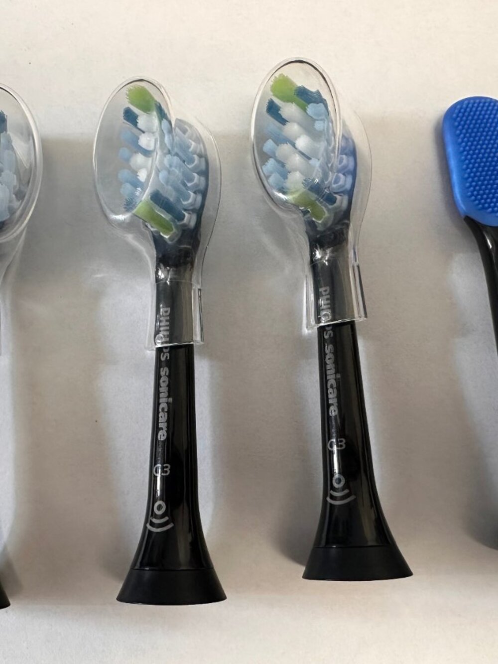3-PHILIPS SONICARE DIAMOND CLEAN C3 REPLACEMENT HEADS & 1 TONGUE CLEANER T1 NEW